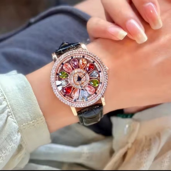 Luxury Rotating Petal Flower Dial Diamond Crystal Watch main image 4